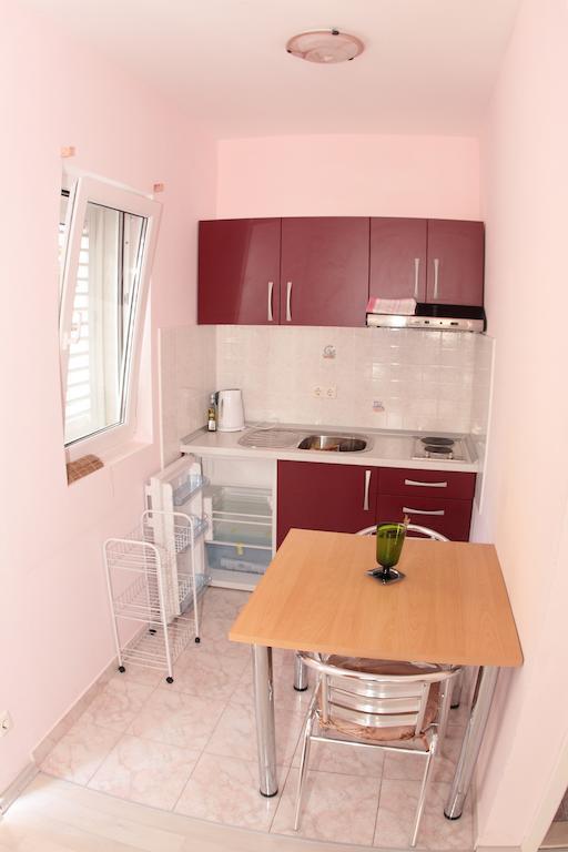 Apartments Maja Хвар Стая снимка