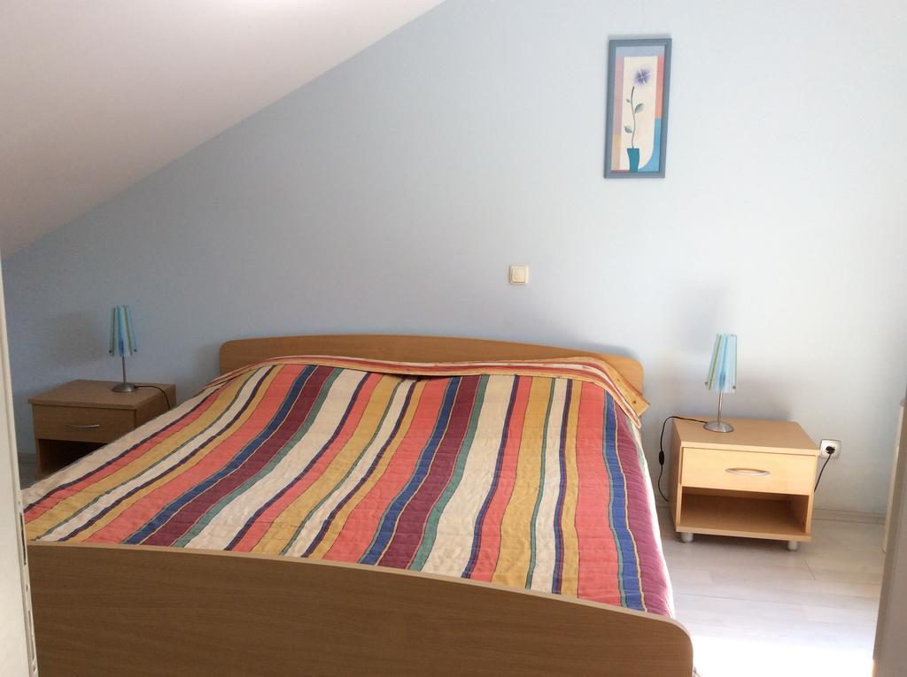 Apartments Maja Хвар Екстериор снимка